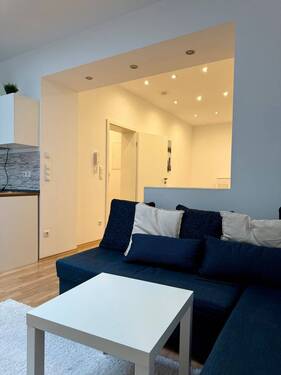 Blick vom Wohnzimmer ins Schlafzimmer/ Flur - 1 Zimmer Etagenwohnung in Fürth