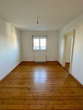 Zimmer - 3 Zimmer Etagenwohnung zur Miete in Kehl