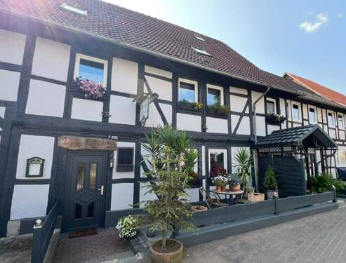 Bild 1 - Historisches und individuelles Fachwerkhaus am Harzrand