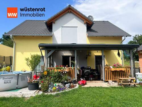 Terrassenansicht Süden - Moderner Wohntraum - Einfamilienhaus auf schönem Grund mit Terrasse, Garten und Doppelgarage