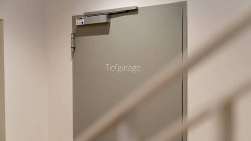 Tiefgaragenstellplatz - 