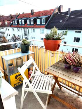 Balkon mit genügend Platz.jpg - 