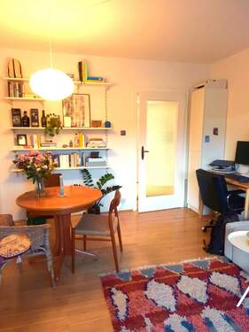 Wohnzimmer.jpg - 2 Zimmer Etagenwohnung in München