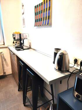 eingebauter Ess- und Arbeitsplatz in der Küche.jpg - 