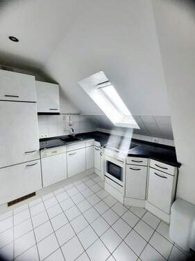 Küche _ 1 - Exklusive Bezugsfreie 2-Zimmer Dachgeschoss Appartement