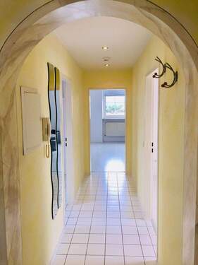 Flur_1 - Etagenwohnung mit 62,00 m&sup2; in Bobingen zur Miete