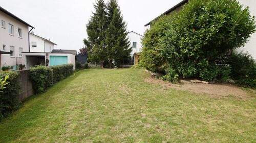 Garten - 1 Zimmer Mehrfamilienhaus, Wohnhaus zum Kaufen in Straubing