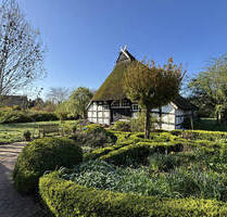 Historisches Fachwerkhaus mit Reetdach mit großzügigem Grundstück in LembruchDümmersee