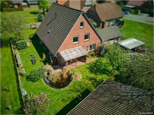 Drohnenansicht - Zweifamilienhaus in ruhiger Lage von Westerstede-Linswege