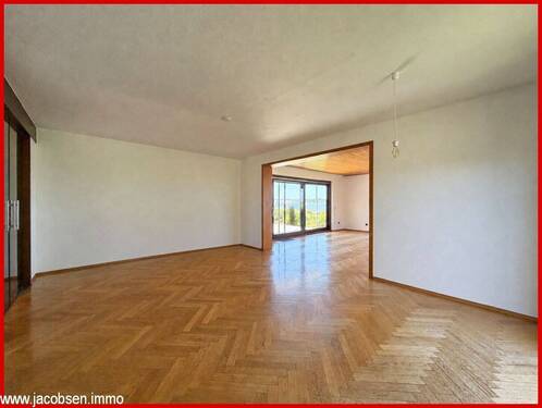 Blick vom Ess- in den Wohnbereich - 