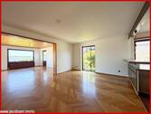 Blick in den Ess- und Wohnbereich - 