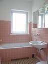 Badezimmer mit Fenster - 