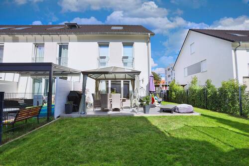 Garten 2 - Reihenendhaus in gepflegtem Neubaugebiet - Terrasse, Garten & Carport