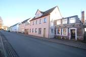 Fassadenansicht Straße Rechts - 5 Zimmer Einfamilienhaus zum Kaufen in Gera