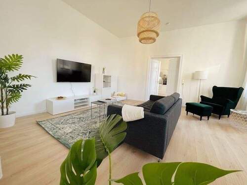 1 - 2 Zimmer Mehrfamilienhaus, Wohnhaus zum Kaufen in Zwickau