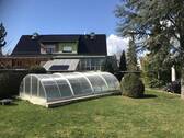 Überdachter Swimmingpool im Garten - Doppelhaushälfte mit 180,80 m² in Roskow - Weseram zum Kaufen