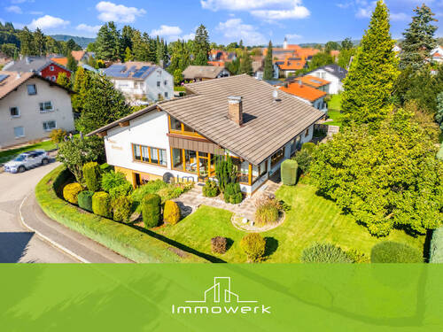 Außen - Ein-Zweifamilienhaus mit Einliegerwohnung in Aichstetten!