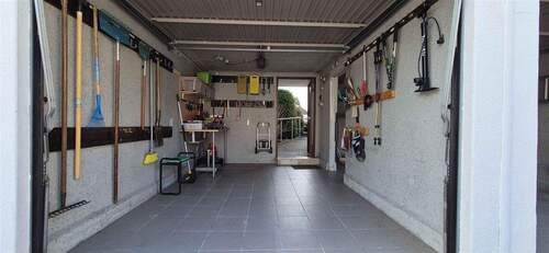Garage 2 - 