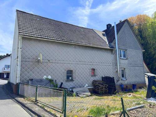 Rückansicht - 5 Zimmer Mehrfamilienhaus, Wohnhaus zum Kaufen in Kölbingen