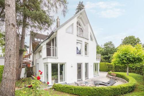 Aussenansicht Garten - AIGNER - Familienfreundliches Doppelhaus mit Garten in Südausrichtung