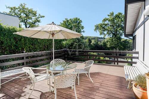 Sonnenbalkon Strassenseite - Einfamilienhaus mit 213,00 m&sup2; in Wehrheim zum Kaufen