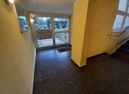 Gebäudeeingang innen - 2 Zimmer Etagenwohnung in Berlin