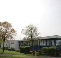 Gepflegtes Bürogebäude+IndustriehalleLagerhalle 2 Garagen 33 PKW-Stellplätze + Bauplatz für Anbau - Meckenheim
