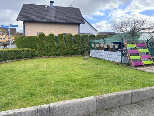Garten Ansicht 2 - Einfamilienhaus mit 201,00 m&sup2; in Bellingen zum Kaufen