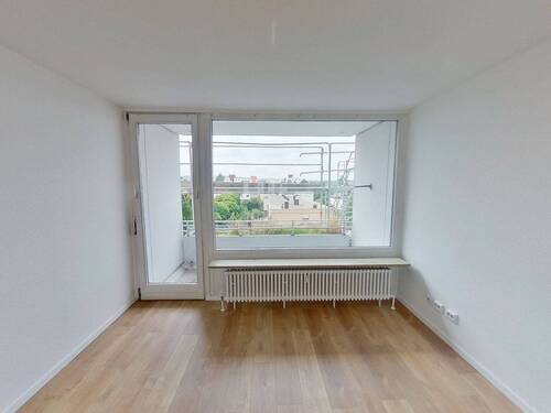 Ansicht I: Wohn - und Esszimmer - Traumhaftes Zuhause: Gepflegte 4-Zimmer-Wohnung mit Balkon