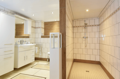 Modernes Duschbad - 