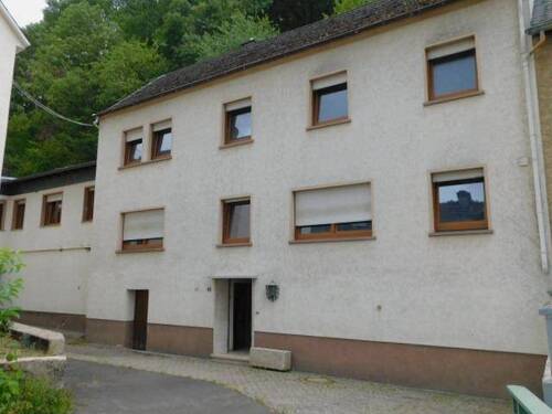 KB1-1 Vordereite - 8 Zimmer Einfamilienhaus in Zell