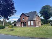 Straßenansicht - Charmanter Resthof im Herzen von Hindorf - mit großem Grundstück, Kuhstall, Scheune und vielem mehr