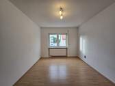 Wohnzimmer - Gemütliche 3 Zimmer Wohnung mit Balkon in Mögeldorf