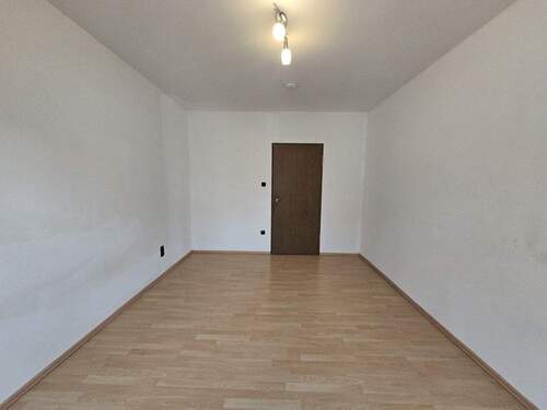 Wohnzimmer - 3 Zimmer Etagenwohnung zur Miete in Nürnberg