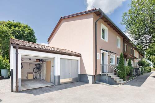 Eingangsbereich - 5 Zimmer Reihenendhaus zum Kaufen in Planegg