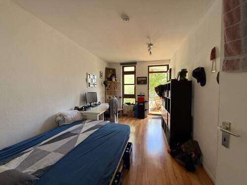 12 Schlafzimmer 2 mit Balkon - 