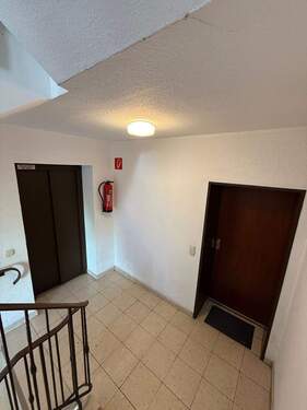 4 Treppenhaus mit Aufzug - Etagenwohnung mit 78,50 m² in Göttingen zum Kaufen