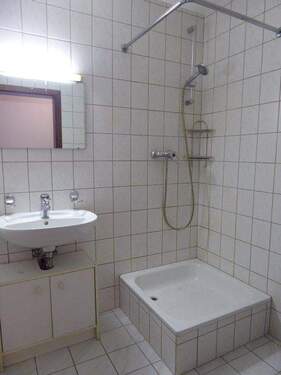 Bad - 1 Zimmer Terrassenwohnung in Pforzheim