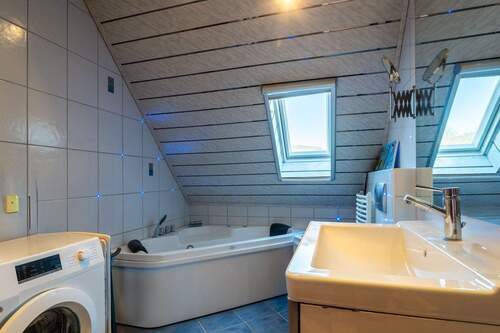 18369 Badezimmer - 5 Zimmer Etagenwohnung in Schleiden