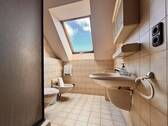 Haupthaus -Dachgeschoss - Bad… - 