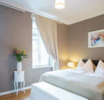 Luxuriöse 2-Zimmer-Wohnung - 500,00 EUR Kaltmiete, ca.  65,00 m² Wohnfläche in Ulm (PLZ: 89073) Mitte