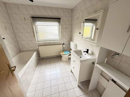 Badezimmer - Etagenwohnung mit 69,00 m&sup2; in Marienrachdorf zur Miete