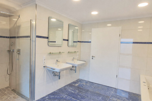 Badezimmer - Etagenwohnung mit 123,50 m&sup2; in Osnabrück zum Kaufen