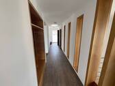 DG_Flur_www.villingen.immobilien - 8 Zimmer Einfamilienhaus zum Kaufen in Bonndorf