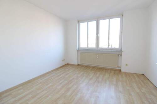 Schlafzimmer - 2 Zimmer Etagenwohnung zum Kaufen in München