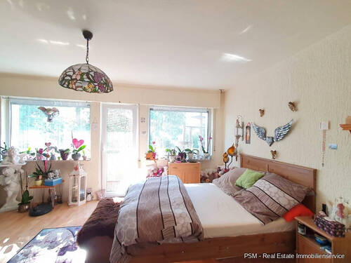 Schlafzimmer mit Balkon - 