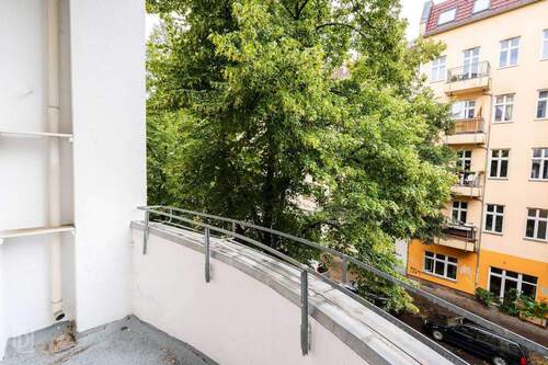 Blick nach draußen - 3 Zimmer Etagenwohnung zum Kaufen in Berlin