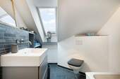 Vollbad im Dachgeschoss - 