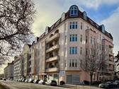 Das Haus - 4-Zimmer-Eigentumswohnung im Stuckaltbau bezugsfrei kaufen in Berlin-Schöneberg, ca. 123 m², Balkon
