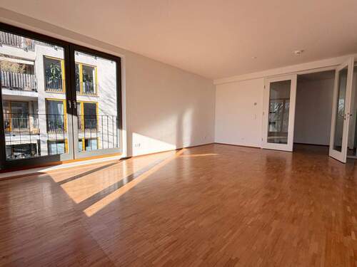 Wohnzimmer - 4 Zimmer Etagenwohnung zum Kaufen in Berlin